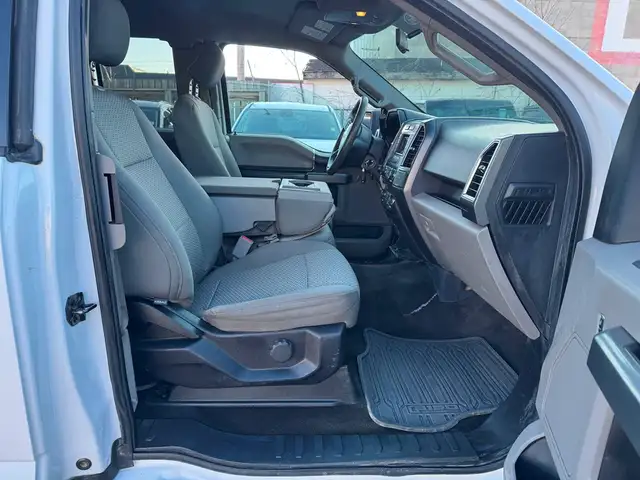 2015 Ford F-150 XLT 4WD - 116K - V6 NON TURBO - CLEAN CAR FAX - Photo 10