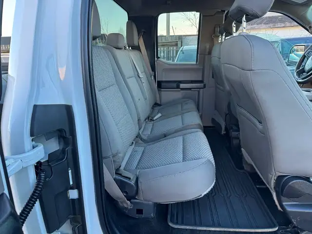 2015 Ford F-150 XLT 4WD - 116K - V6 NON TURBO - CLEAN CAR FAX - Photo 11