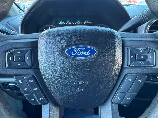 2015 Ford F-150 XLT 4WD - 116K - V6 NON TURBO - CLEAN CAR FAX - Photo 14