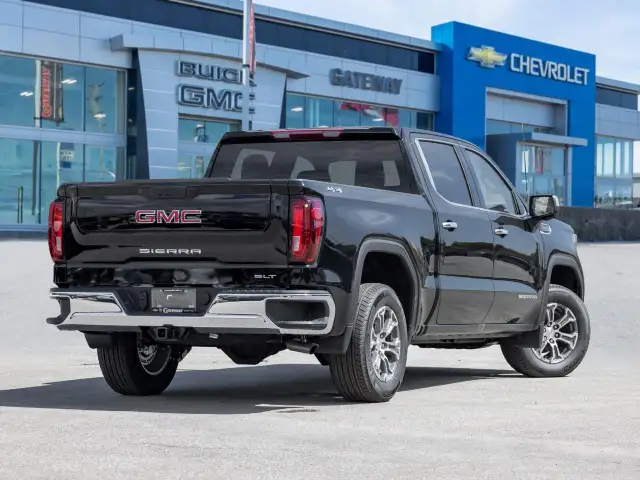 2026 GMC Sierra 1500 SLT - Photo 7