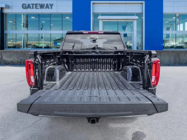 2026 GMC Sierra 1500 SLT - Photo 10