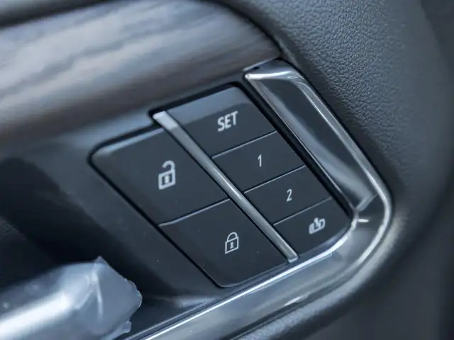 2026 GMC Sierra 1500 SLT - Photo 17