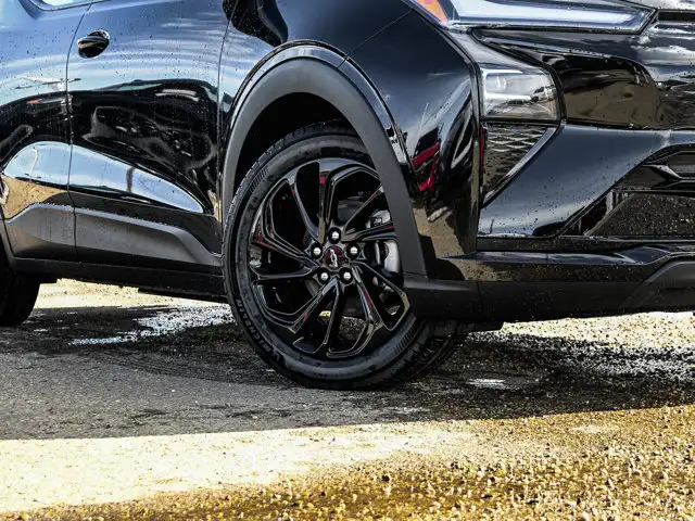 2027 Chevrolet Bolt RS - Photo 6