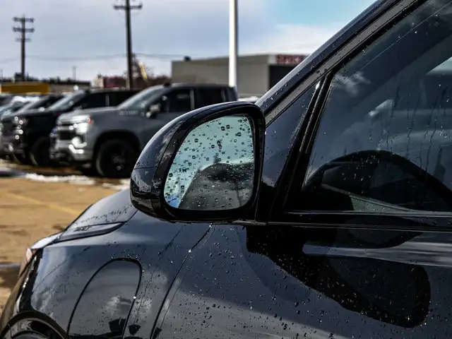 2027 Chevrolet Bolt RS - Photo 7