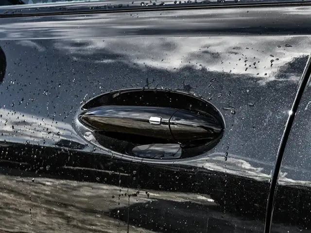 2027 Chevrolet Bolt RS - Photo 8