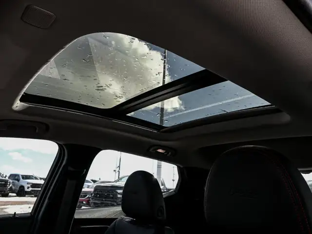 2027 Chevrolet Bolt RS - Photo 15