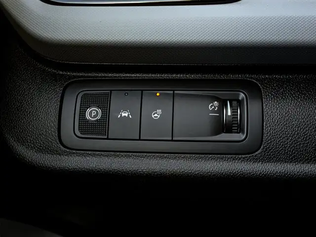 2027 Chevrolet Bolt RS - Photo 19