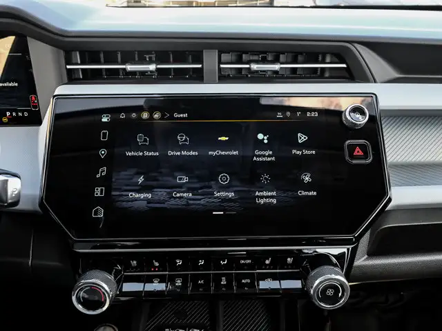 2027 Chevrolet Bolt RS - Photo 25