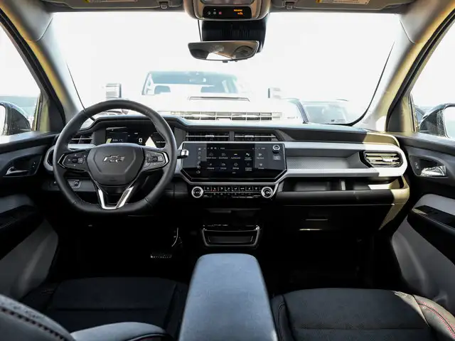 2027 Chevrolet Bolt RS - Photo 28