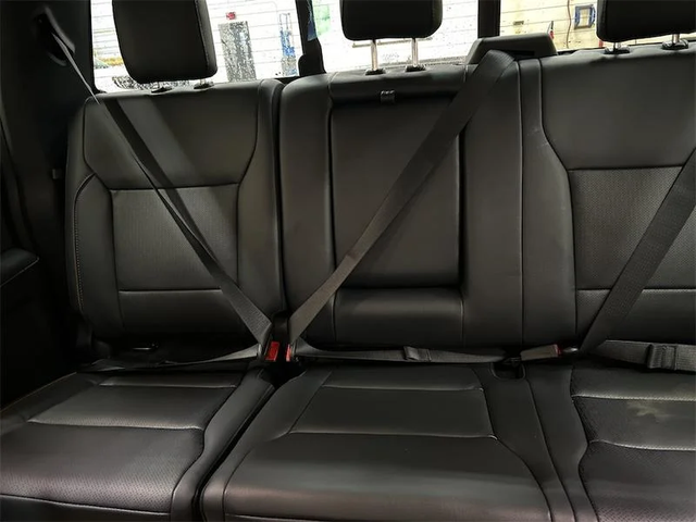 2026 FORD F-350 Super Duty Lariat - Photo 13