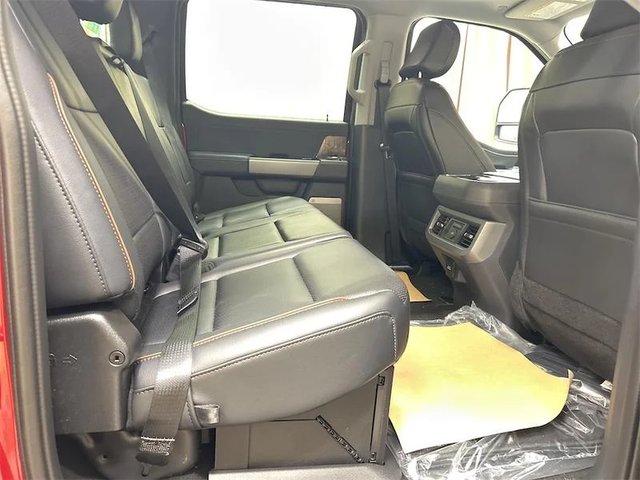 2026 FORD F-350 Super Duty Lariat - Photo 14