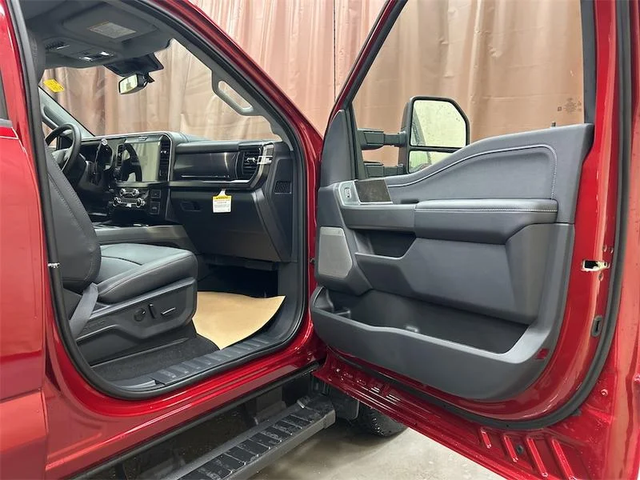 2026 FORD F-350 Super Duty Lariat - Photo 15