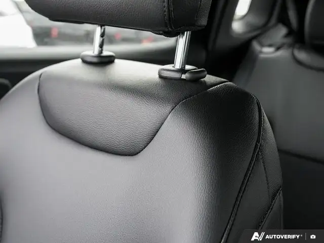 2026 Jeep Compass ALTITUDE | 4X4 | PANO | SND | CAM | BSM | NAVI - Photo 23
