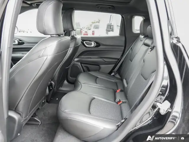 2026 Jeep Compass ALTITUDE | 4X4 | PANO | SND | CAM | BSM | NAVI - Photo 24
