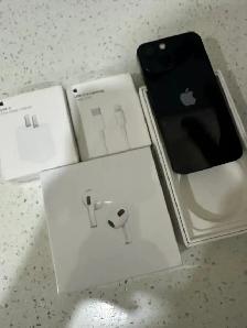 iPhone 13 128gb Airpods/Fast Charger/Delivery