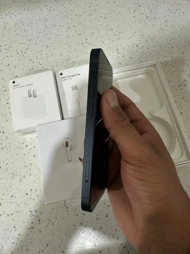 iPhone 13 128gb Airpods/Fast Charger/Delivery - Photo 4