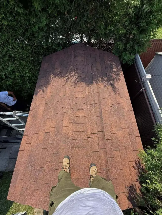 Installateurs de bardeaux pour cabanons et Garage - Photo 4