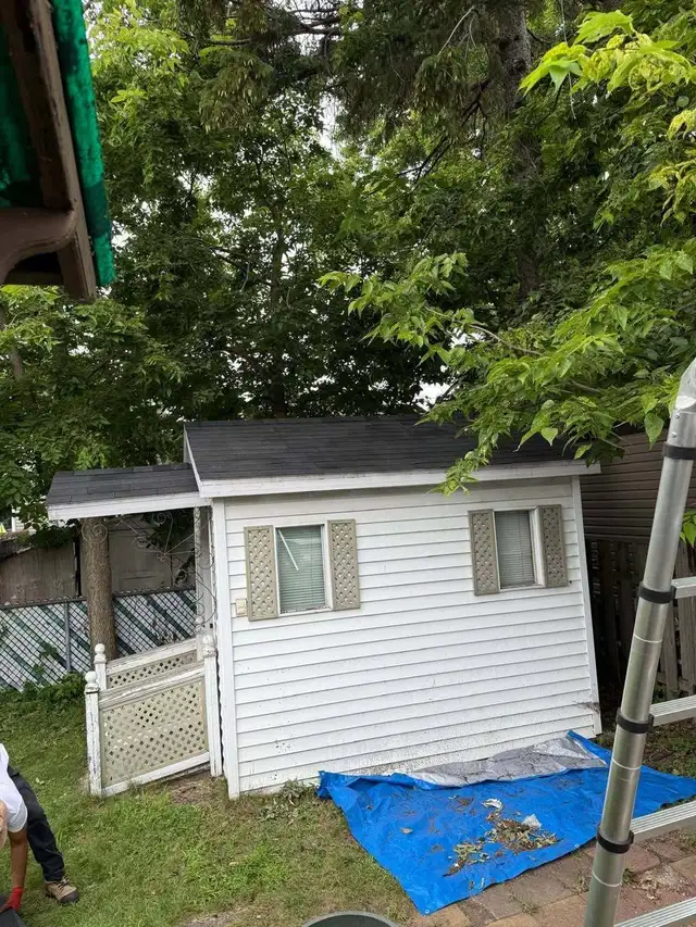 Installateurs de bardeaux pour cabanons et Garage - Photo 6