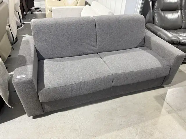 Double sized pullout sofa bed - Photo 3