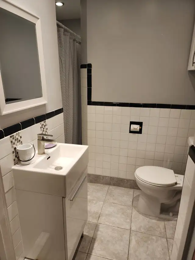 1 350$ Studio Métro Ligne Bleu. - Photo 8