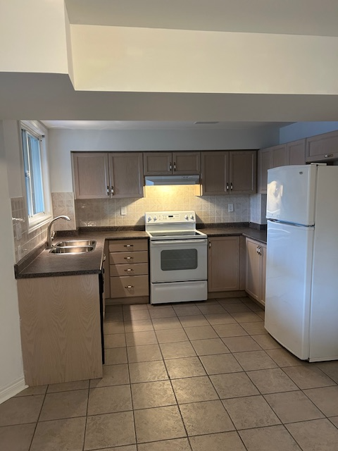 1 Bed Basement Apartment - Available April 1 - Photo 4