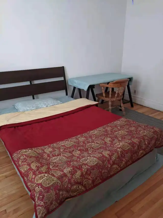 Room in Lasalle all included: wifi, laundry, mini fridge
