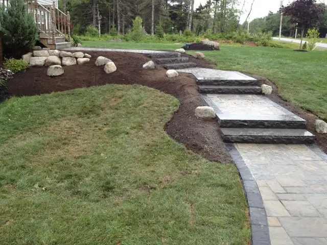 Hiring Landscaper / Hardscaper - Photo 3