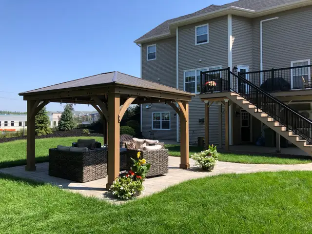 Hiring Landscaper / Hardscaper - Photo 4