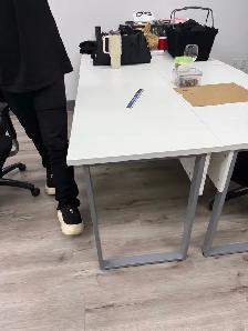 office desk - Photo 2