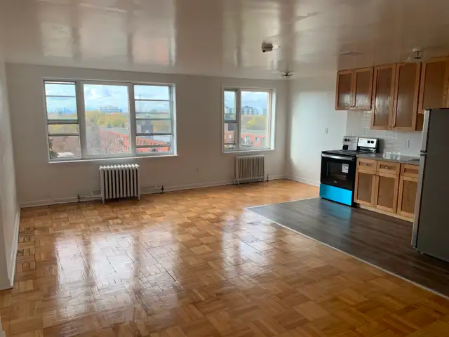 Lge Open 1Bdrm w/MthFree New Kitchen HardwoodFl@Kennedy/Eglinton - Photo 3