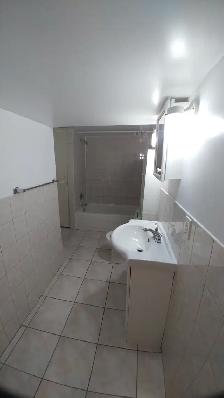 2 Bedroom basement apartment for Rent Scarborough - Photo 3