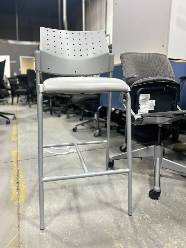 Global Sonic 6558 Armless Bar Stool-Excellent Condition!