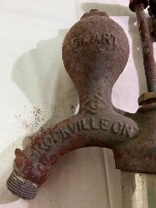 Antique Smart Cistern Pump - Photo 4