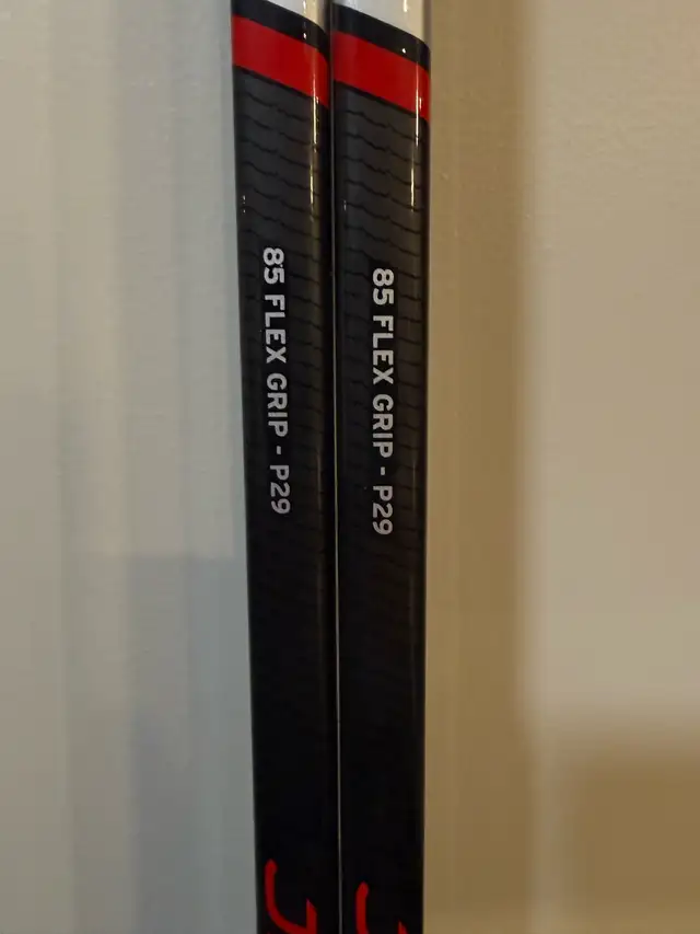 Brand new Hockey Sticks - Photo 2