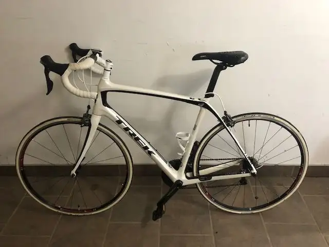 Vélo Trek Domane 5.2 58cm comme neuf (plus accessoires) $2400