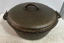 Cast Iron Dutch Oven Set with Handle