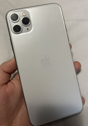 Unlocked iPhone 11 PRO MAX - (A Grade) in Cell Phones - Photo 7
