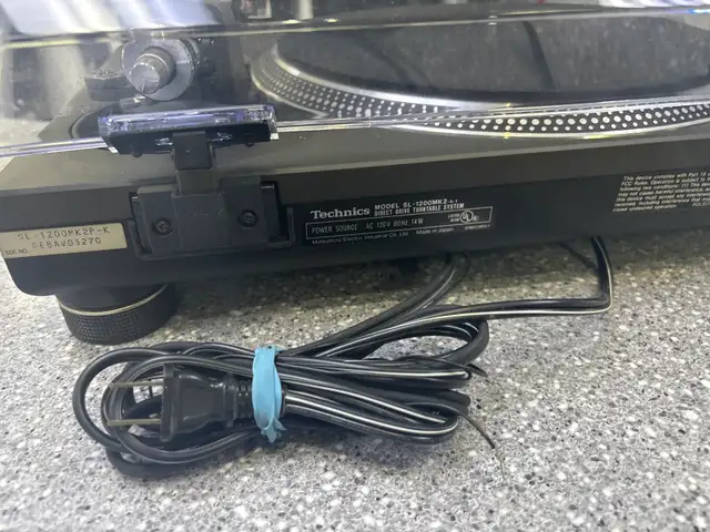 Technics SL1200 MKII Turntable - Photo 3