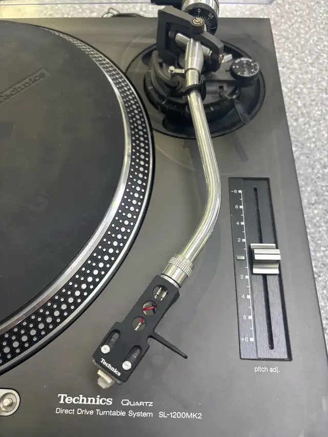 Technics SL1200 MKII Turntable - Photo 4