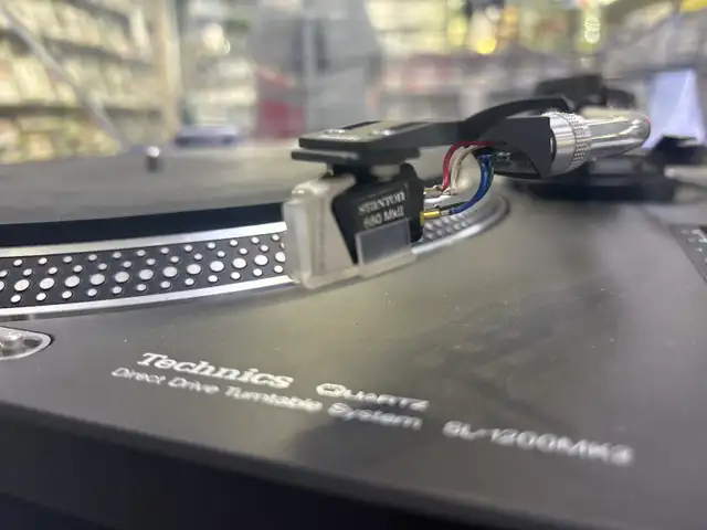 Technics SL1200 MKII Turntable - Photo 5