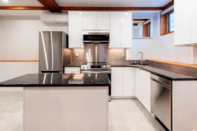 Westmount NDG / Metro Vendome (4 ½) (1 1)$1950/m. Avail / dispo - Photo 4