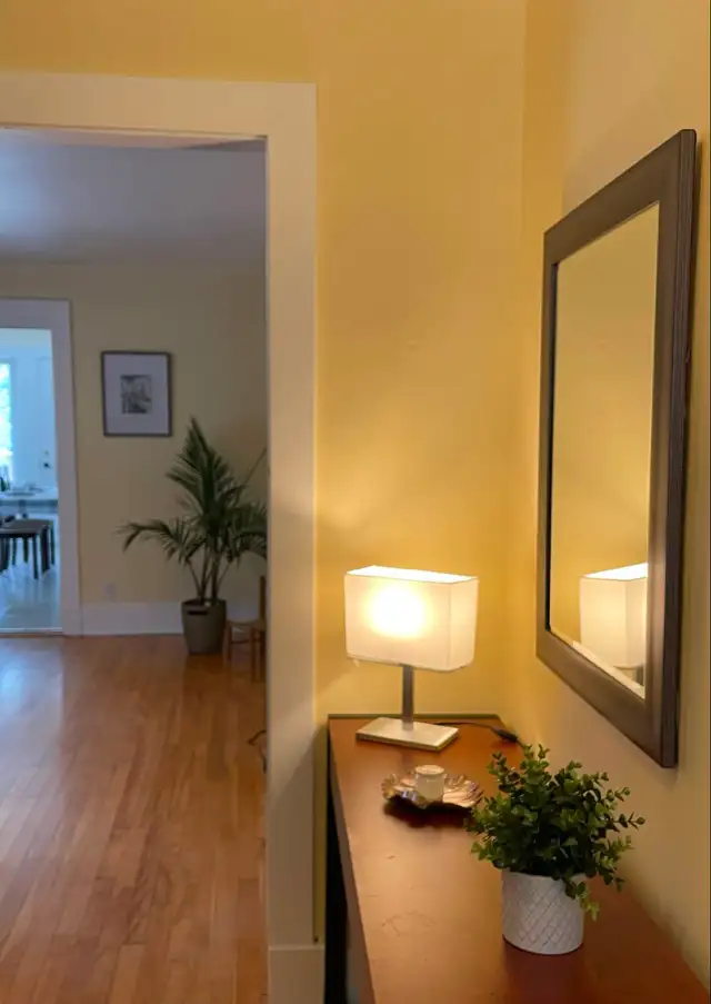 furnished 3 Bedroom -metro cote vertu-family of 6-or 3students