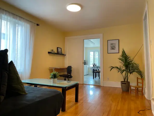 furnished 3 Bedroom -metro cote vertu-family of 6-or 3students - Photo 2