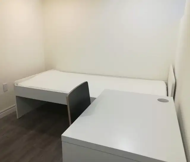 Bloor, @ Ossington TTC, Private Basement room rental-2Min to TTC - Photo 4