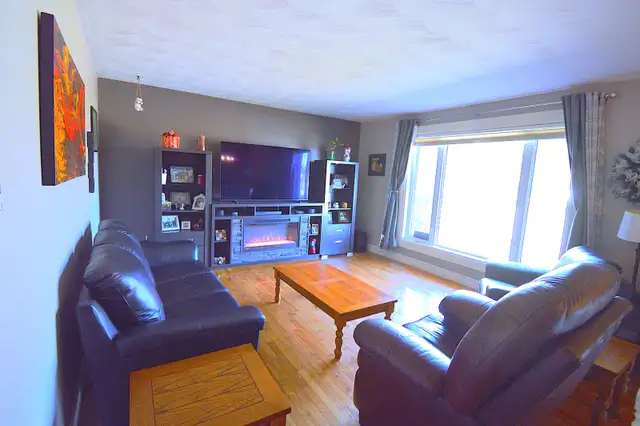 Shediac - 671 Main - Solar Panels, Full Heat Pump, Very LowPower - Photo 5