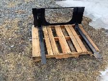 Jeu de palette économique - Attache Skid Steer