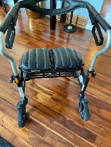 WALKER (EVOLUTION). SENIOR/BLACK