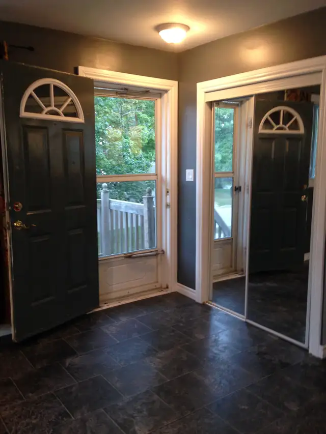 LARGE 1 BDRM   OFFICE (MAIN LEVEL OF DETACHED HOUSE) - PICKERING - Photo 4