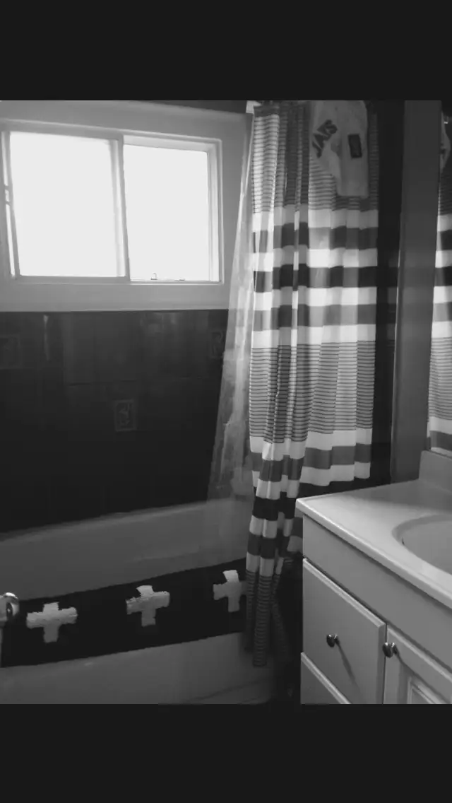 LARGE 1 BDRM   OFFICE (MAIN LEVEL OF DETACHED HOUSE) - PICKERING - Photo 11