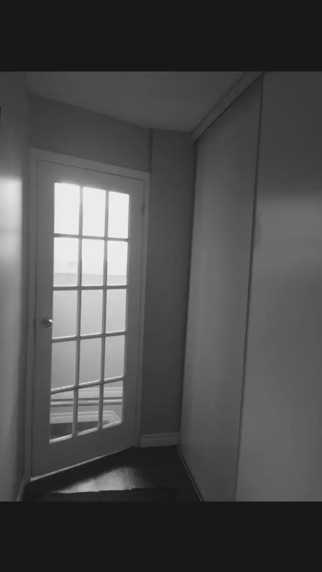 LARGE 1 BDRM   OFFICE (MAIN LEVEL OF DETACHED HOUSE) - PICKERING - Photo 12